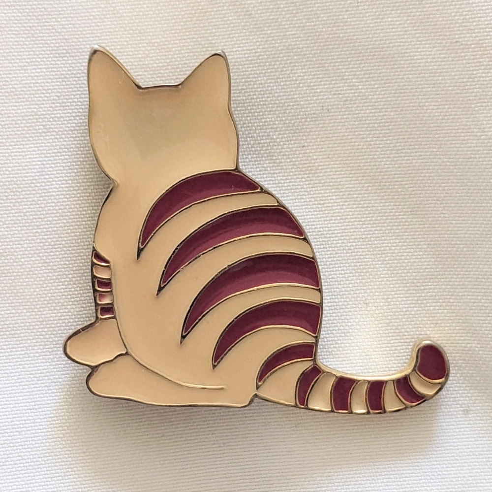 Metal Creme and Pink Striped Cat pin. Great Condition